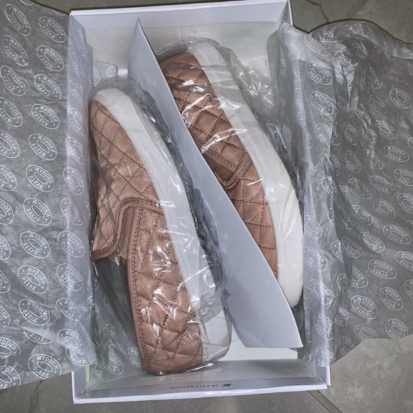 Blush Steve Madden Slip Ons - Picture 3 of 3